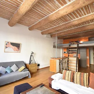 https://les-mats-du-port.fr-provencehotel.com