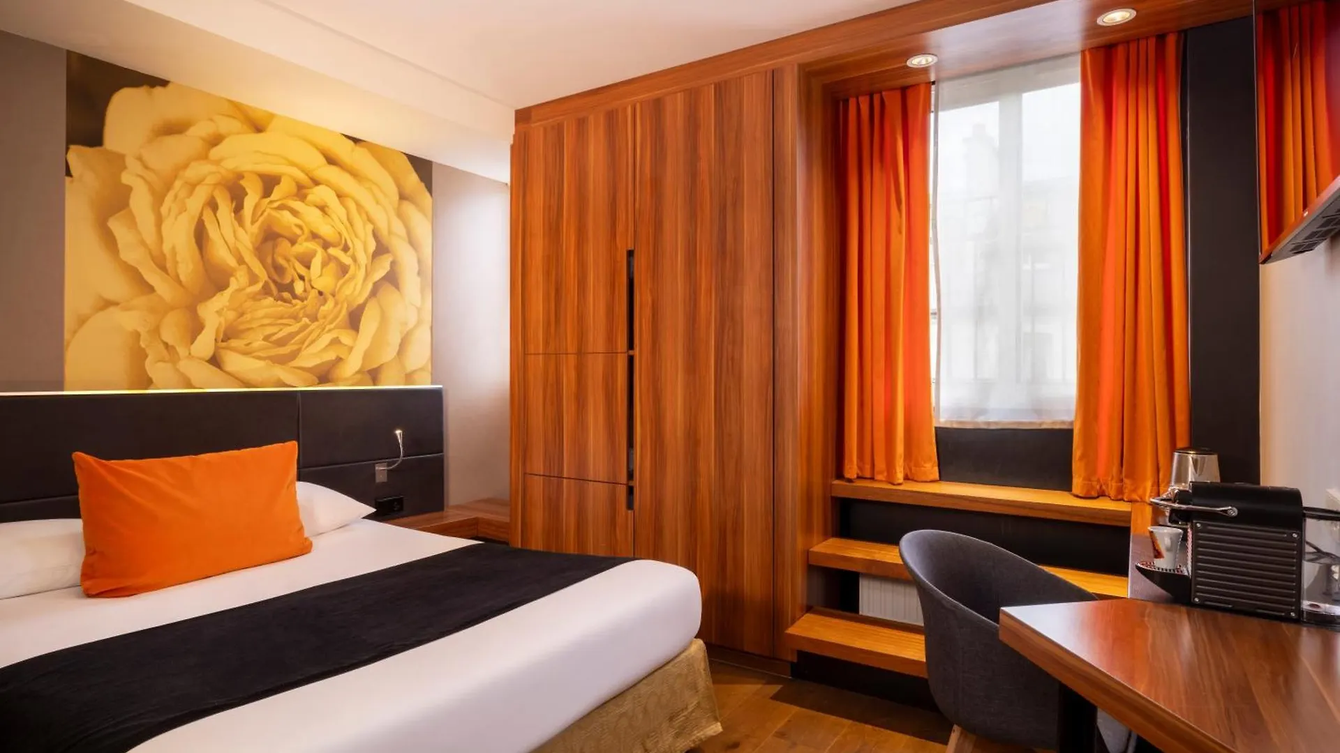 ***  Hotel Elixir Paris France